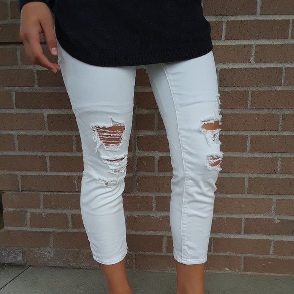 white ripped capri jeans